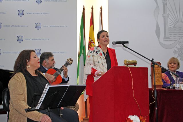Acto taurino . La periodista sevillana Inma León pregonó la fiesta de los toros en ese acto tradicional - 2, Foto 2