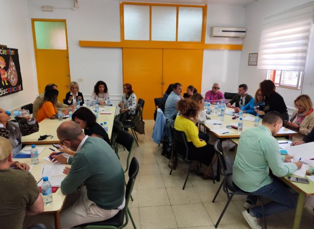 El plan trienal de formación para el profesorado incluye cursos de competencia digital, idiomas, atención a la diversidad y convivencia escolar - 1, Foto 1