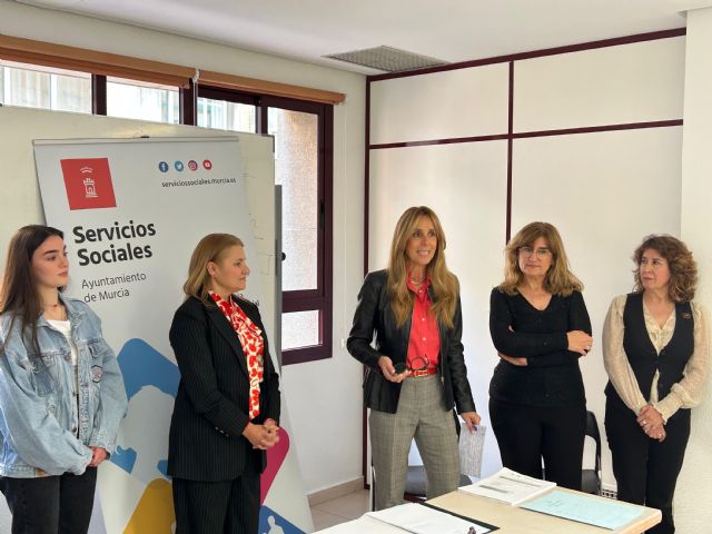 El Servicio de Acompañamiento social intensivo y el Centro Municipal de Servicios Sociales Ciudad de Murcia combaten la exclusión social tejiendo redes interpersonales sanas entre vecinos - 4, Foto 4
