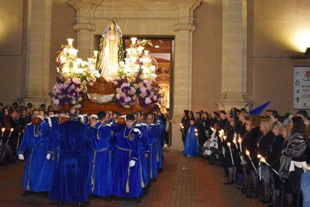 La lluvia doblega a La Dolorosa al poco de salir a la calle en procesión - 3, Foto 3