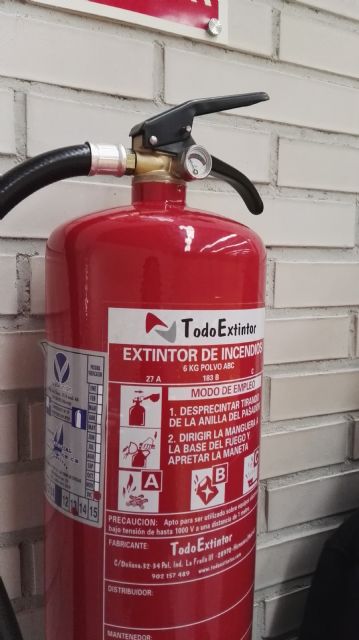 El PSOE denuncia algunos desperfectos en pabellones deportivos como goteras en Herratillas y extintores vacíos en el Mª José Martínez - 2, Foto 2