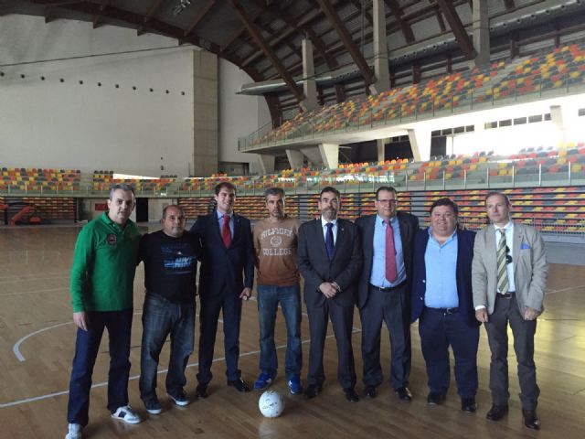 Echó a rodar el balón en el palacio de deportes - 1, Foto 1