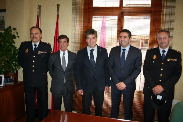 El Director General de la Policía, Ignacio Cosidó, visitó la Comisaría de Alcantarilla - 2, Foto 2