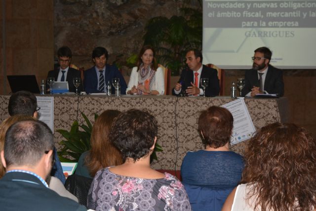 La alcaldesa de Águilas clausura las Jornadas Empresariales sobre reforma fiscal - 1, Foto 1