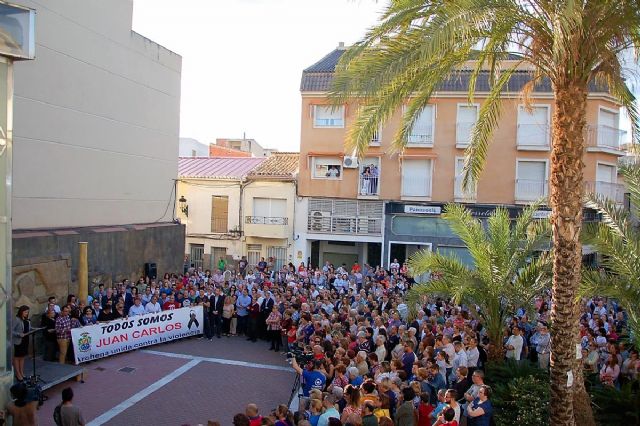 Más de 1.500 personas se solidarizan en una marcha pacífica con el archenero fallecido por apuñalamiento en Molina - 2, Foto 2