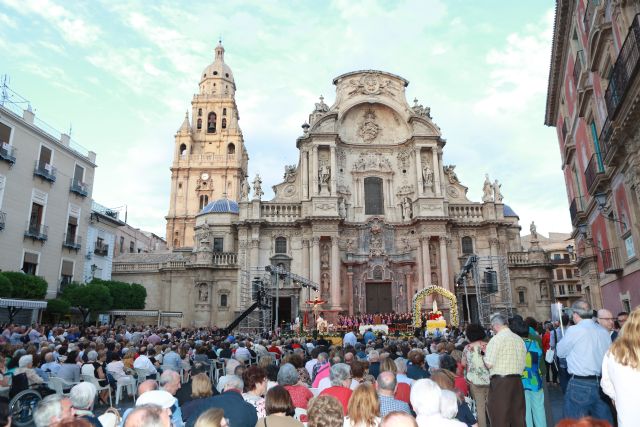 La Virgen Peregrina de Fátima congrega a miles de fieles en la Plaza de la Catedral - 3, Foto 3