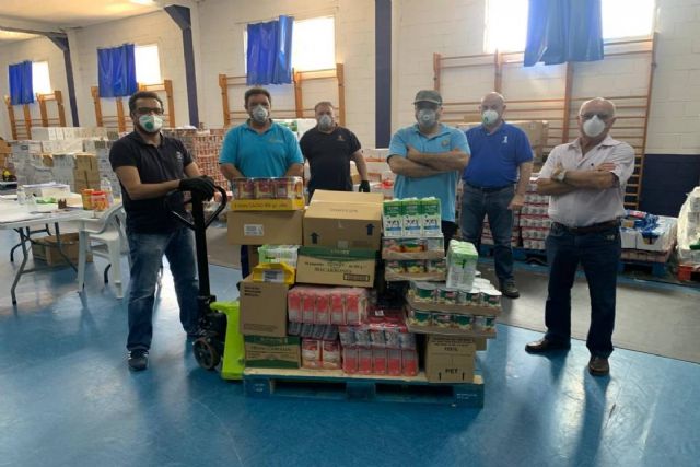 La Asociación de Mayores de La Aljorra dona 500 kilos de alimentos al dispositivo de emergencia social - 1, Foto 1
