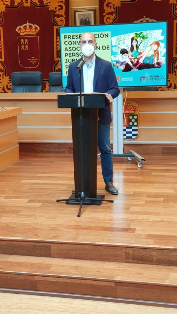 El Ayuntamiento de Molina de Segura y la Asociación de Personas Jubiladas y Pensionistas  Intersindical firman un convenio para la organización de las Jornadas Una Educación para el Siglo XXI. Miradas desde las Ciencias y las Artes en 2021 - 2, Foto 2