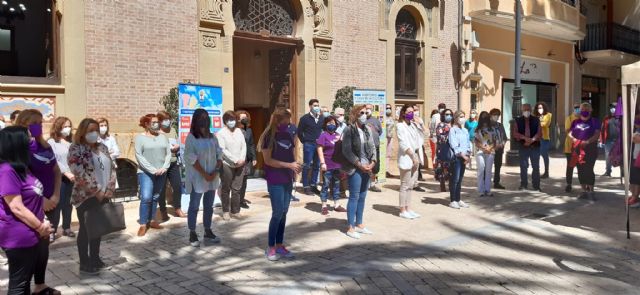 Minuto de silencio en recuerdo de las víctimas COVID con motivo del Día Internacional de la Enfermería - 1, Foto 1