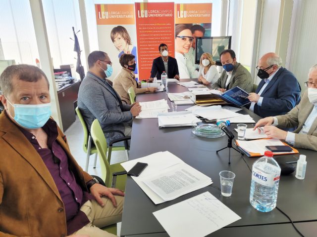 En marcha la rehabilitación de la fachada del edificio principal del Campus de Lorca - 2, Foto 2