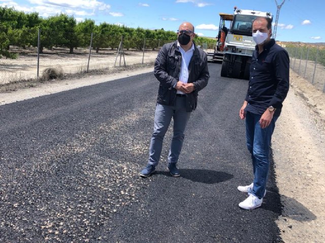 El alcalde visita las obras del camino de El Olmico al Cabezo Redondo pasando por El Acho - 1, Foto 1