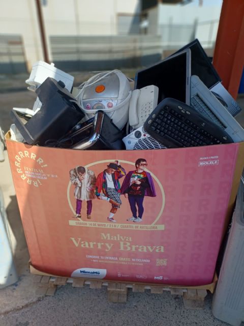 Los murcianos reciclan más de 3.500 kilos de aparatos eléctricos para conseguir entradas del 'Concierto de las erres' - 2, Foto 2