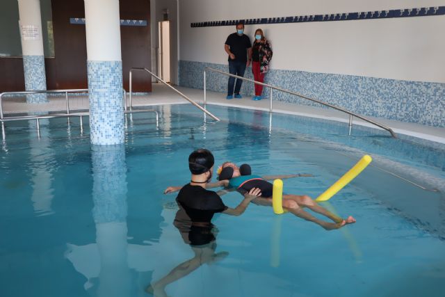 ASENFIFA destaca los beneficios de la fisioterapia marina en el Día Mundial de la Fibromialgia - 1, Foto 1