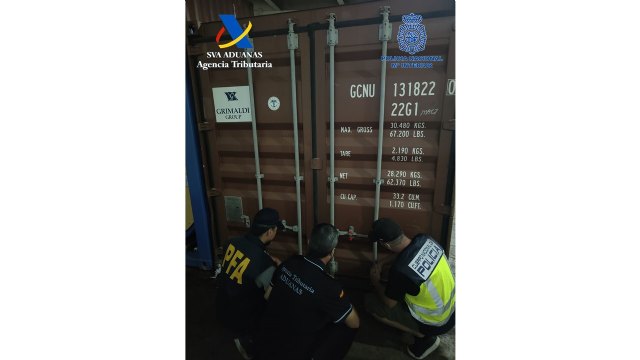 Intervenidos 165 kilos de cocaína ocultos en un contenedor procedente de Argentina mediante el procedimiento de “gancho ciego” - 1, Foto 1