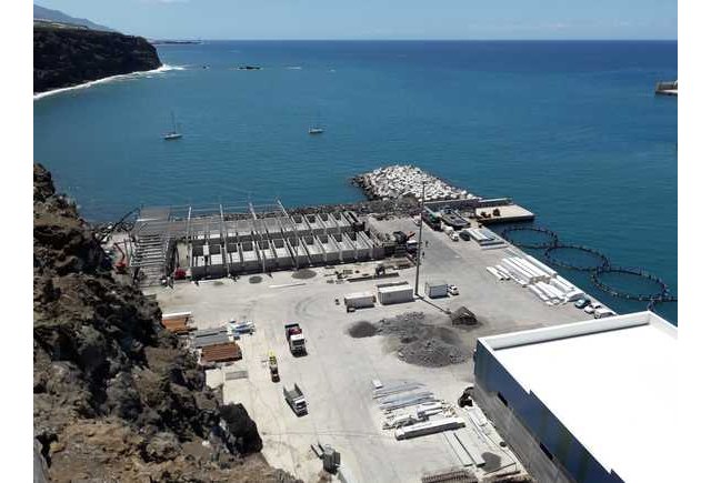 La Palma retoma su pulso con la construcción de nuevas estructuras para la industria pesquera - 1, Foto 1