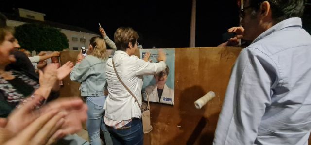 Con la pegada de carteles el PP torreño comienza una campaña electoral volcada en el cambio político en el municipio - 1, Foto 1
