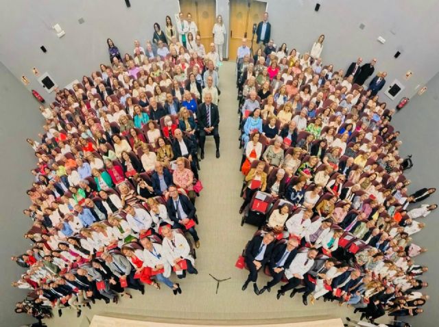 El hospital Virgen de la Arrixaca rinde homenaje a los profesionales en el acto de clausura de su 50 aniversario - 2, Foto 2