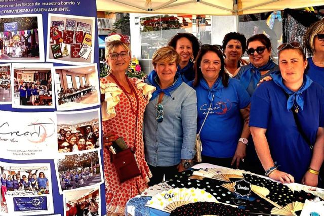 Las Cruces de Mayo conquistan barrios y diputaciones con un fin de semana de tradición y fiesta popular - 1, Foto 1
