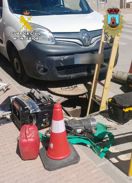 Detenidos los tres miembros de un grupo criminal mientras robaban cable de telefonía en Bullas - 3, Foto 3