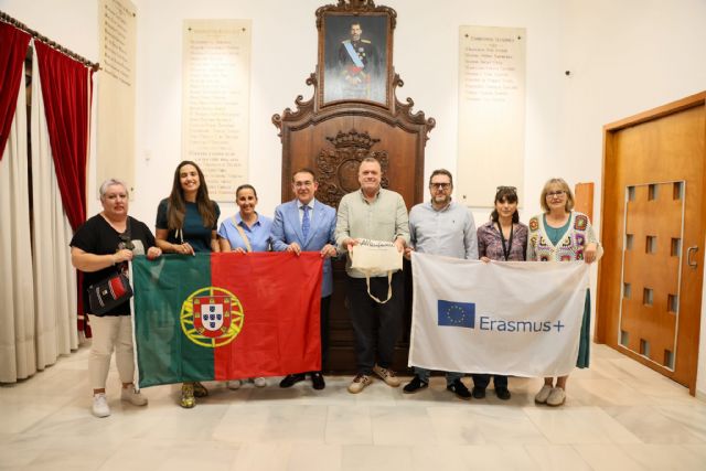 El Ayuntamiento de Lorca recibe la visita de docentes del programa Erasmus+ del CEIP San José - 3, Foto 3