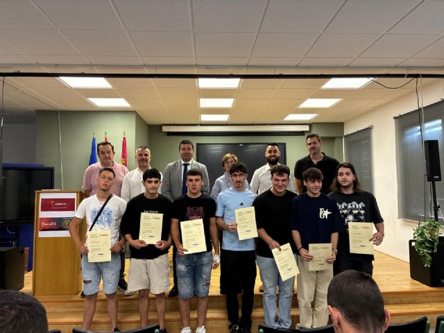 Cuatro alumnos del IES Aljada (Murcia) ganan el Concurso de Jóvenes Técnicos de Automoción - 2, Foto 2