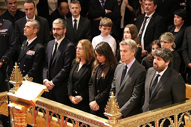Murcia despide a José Ballesta entre lágrimas y el recuerdo de un alcalde que trabajó hasta que pudo sostenerse en pie - 3, Foto 3