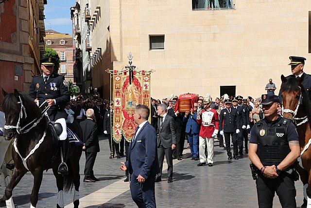 Murcia despide a José Ballesta entre lágrimas y el recuerdo de un alcalde que trabajó hasta que pudo sostenerse en pie - 5, Foto 5