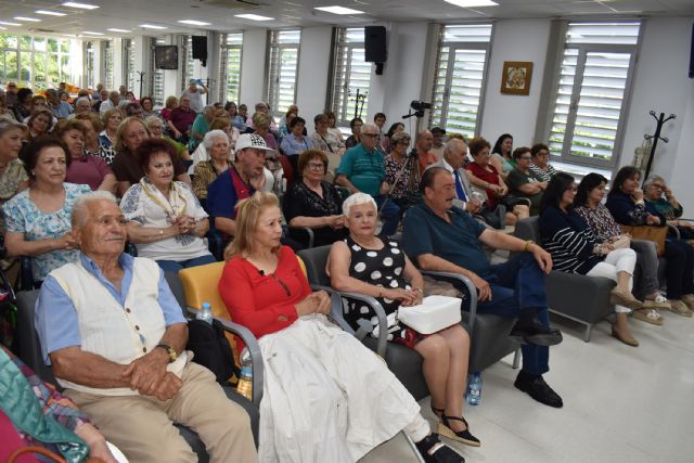 Los mayores torre&ntilde;os disfrutan de la II Gala Homenaje a la Madre - 3, Foto 3