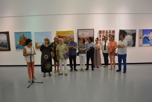 La edil de Cultura inaugura la exposición colectiva A nuestro aire - 1, Foto 1