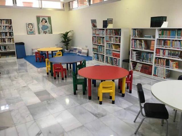 La biblioteca municipal en La Manga estrena mobiliario - 1, Foto 1