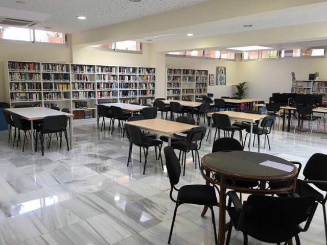 La biblioteca municipal en La Manga estrena mobiliario - 2, Foto 2