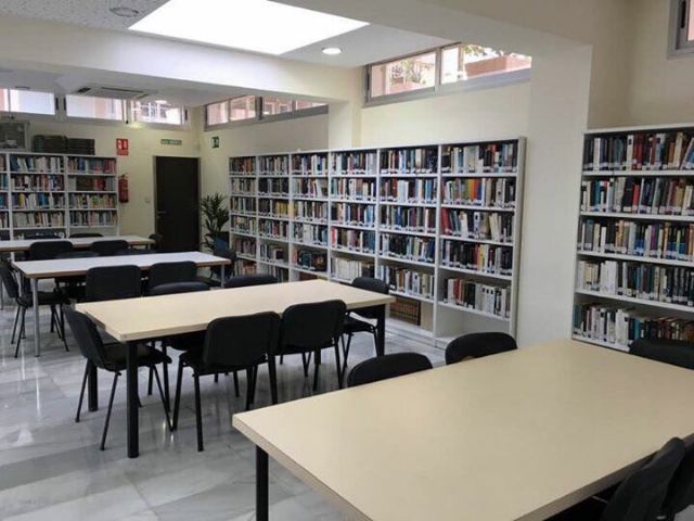 La biblioteca municipal en La Manga estrena mobiliario - 3, Foto 3