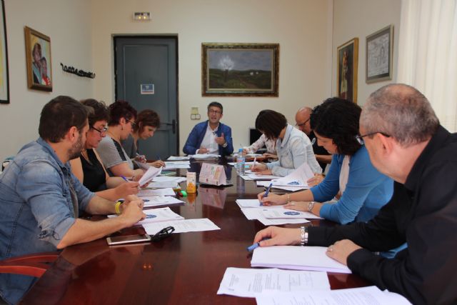 El Ayuntamiento y los centros educativos refuerzan su compromiso contra el absentismo y el fracaso escolar, Foto 1