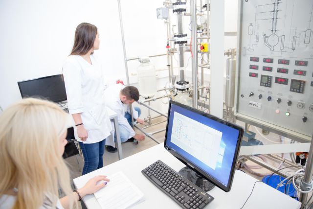 Los estudiantes de Electrónica en la UPCT podrán obtener también un grado en Robótica en Lituania - 1, Foto 1