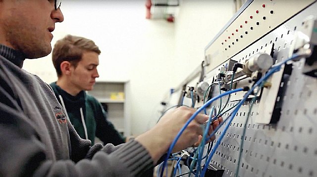 Cosentino consolida su apuesta por la FP Dual con un nuevo proyecto para 22 alumnos en el próximo curso 2020/2021 - 1, Foto 1