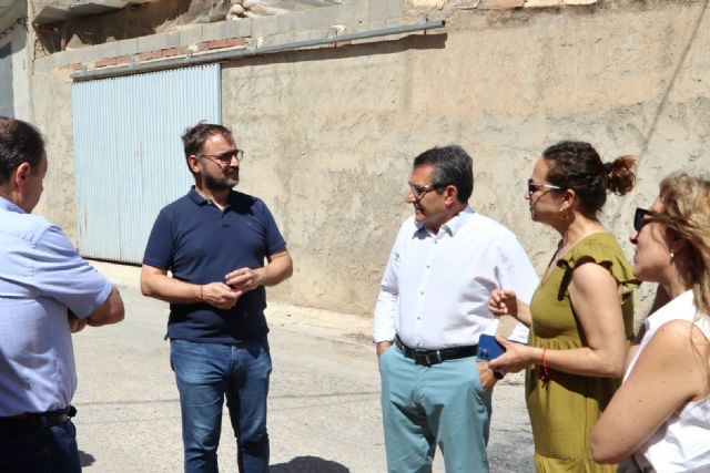 El alcalde de Lorca visita los trabajos realizados en la Calle Fuente Alta de Coy, su muro de contención y la fuente creada gracias a una inversión municipal de 37.000 euros - 2, Foto 2
