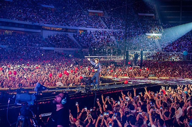 Manuel Carrasco revienta el estadio de la Cartuja ante casi 75.000 espectadores - 1, Foto 1