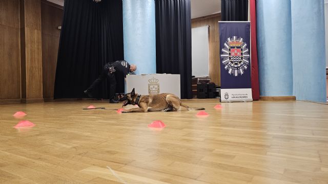 Los Alcázares reactiva la Unidad Canina con Ray y la agente Jennifer García al frente - 4, Foto 4