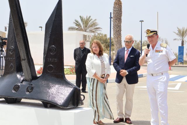El Club Náutico Villa de San Pedro rinde homenaje a la Armada Española con la incorporación del ancla y hélice de la corbeta “Descubierta” - 4, Foto 4