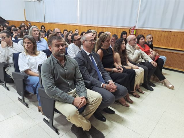 El consejero de Educación conoce el proyecto de cultura lunar del IES Pedro Guillén de Archena - 3, Foto 3