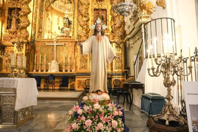 El alcalde de Lorca entrega al Paso Azul la imagen del Sagrado Corazón de Jesús tras ser restaurada en los talleres municipales - 5, Foto 5