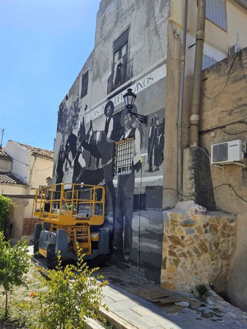 Caravaca convierte una fotografía histórica de los Caballos del Vino en un nuevo icono de arte urbano - 2, Foto 2