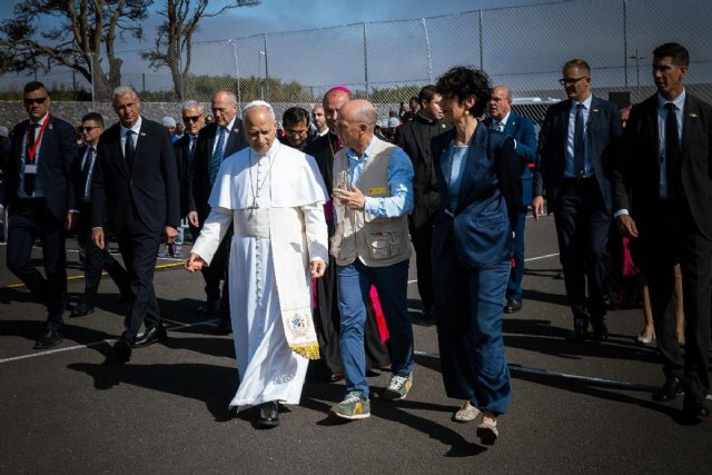 La ministra Elma Saiz y el papa Le�n XIV visitan 'Las Ra�ces', uno de los Centros de Primeras Llegadas de Inclusi�n en Tenerife