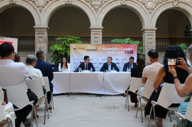 El alcalde anima a los jóvenes empresarios a seguir trabajando juntos para consolidar los mejores datos de Economía - 5, Foto 5
