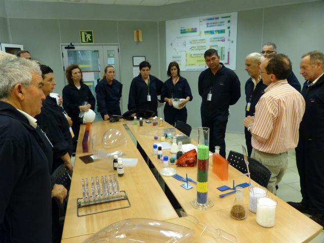 Diversas asociaciones de La Aljorra visitan SABIC - 3, Foto 3