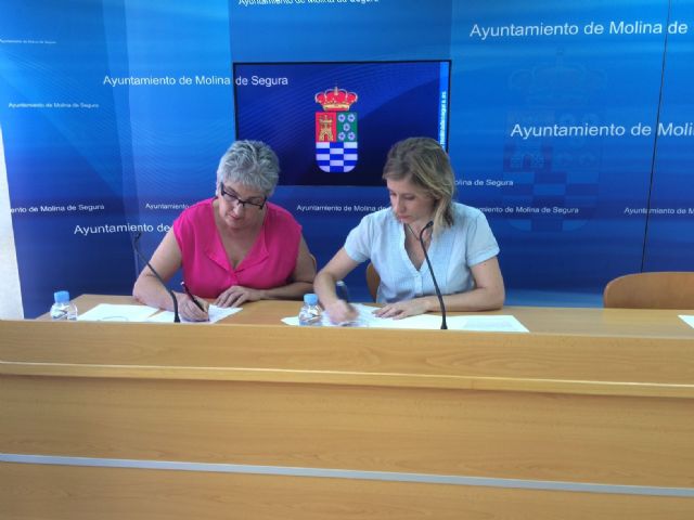 El Ayuntamiento de Molina de Segura firma una adenda al convenio de colaboración con AFAD para la atención de enfermos de Alzheimer y otras demencias - 1, Foto 1
