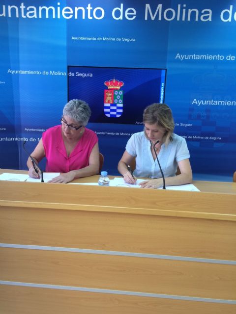 El Ayuntamiento de Molina de Segura firma una adenda al convenio de colaboración con AFAD para la atención de enfermos de Alzheimer y otras demencias - 2, Foto 2