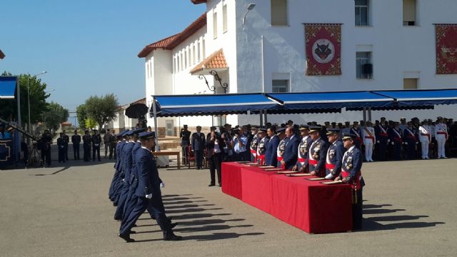 El Ministro de Defensa Pedro Morenés presidió la entrega de Despachos a 91 nuevos oficiales del Ejército del Aire en la Academia General del Aire , de San Javier - 2, Foto 2