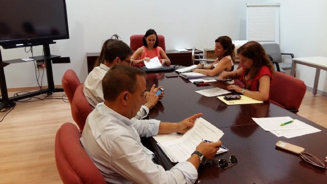 Ocho empresas optan al servicio de limpieza de edificios municipales - 1, Foto 1