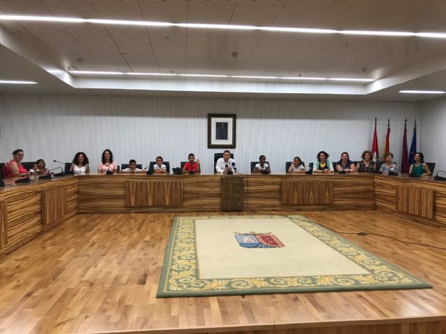 Recepción en el Ayuntamiento a los niños saharauis y sus familias de acogida 2018 - 1, Foto 1